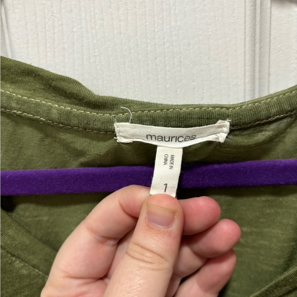 Women’s Maurice’s Green Graphic T Shirt Size 1 - Picture 3 of 3